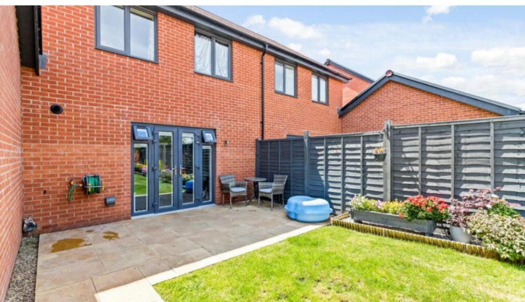 Home Centrally Located In Folkestone, Great Location For Families Or Workers Esterno foto